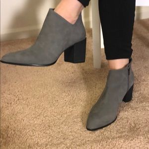 Vince Camuto grey boots women’s size 11